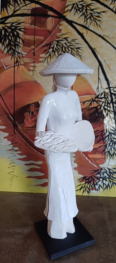 Statuette 48
